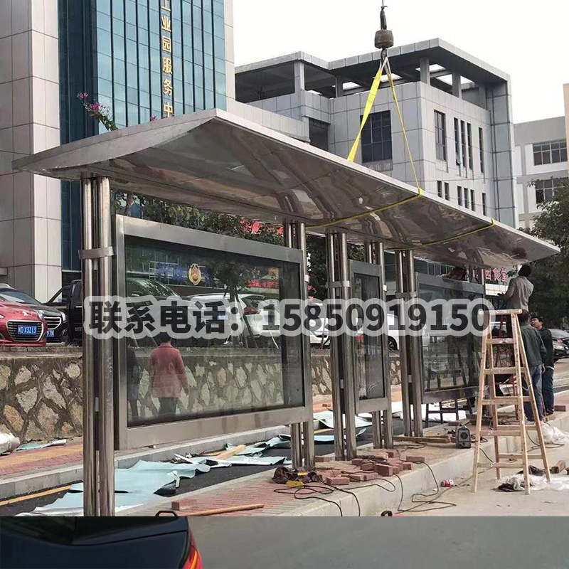 北京候車(chē)亭安裝現(xiàn)場(chǎng)